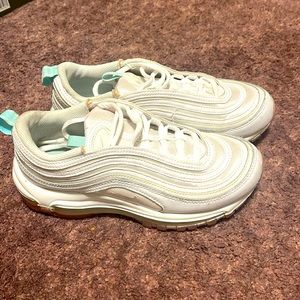 Women’s all White Air Max 97 Size 7